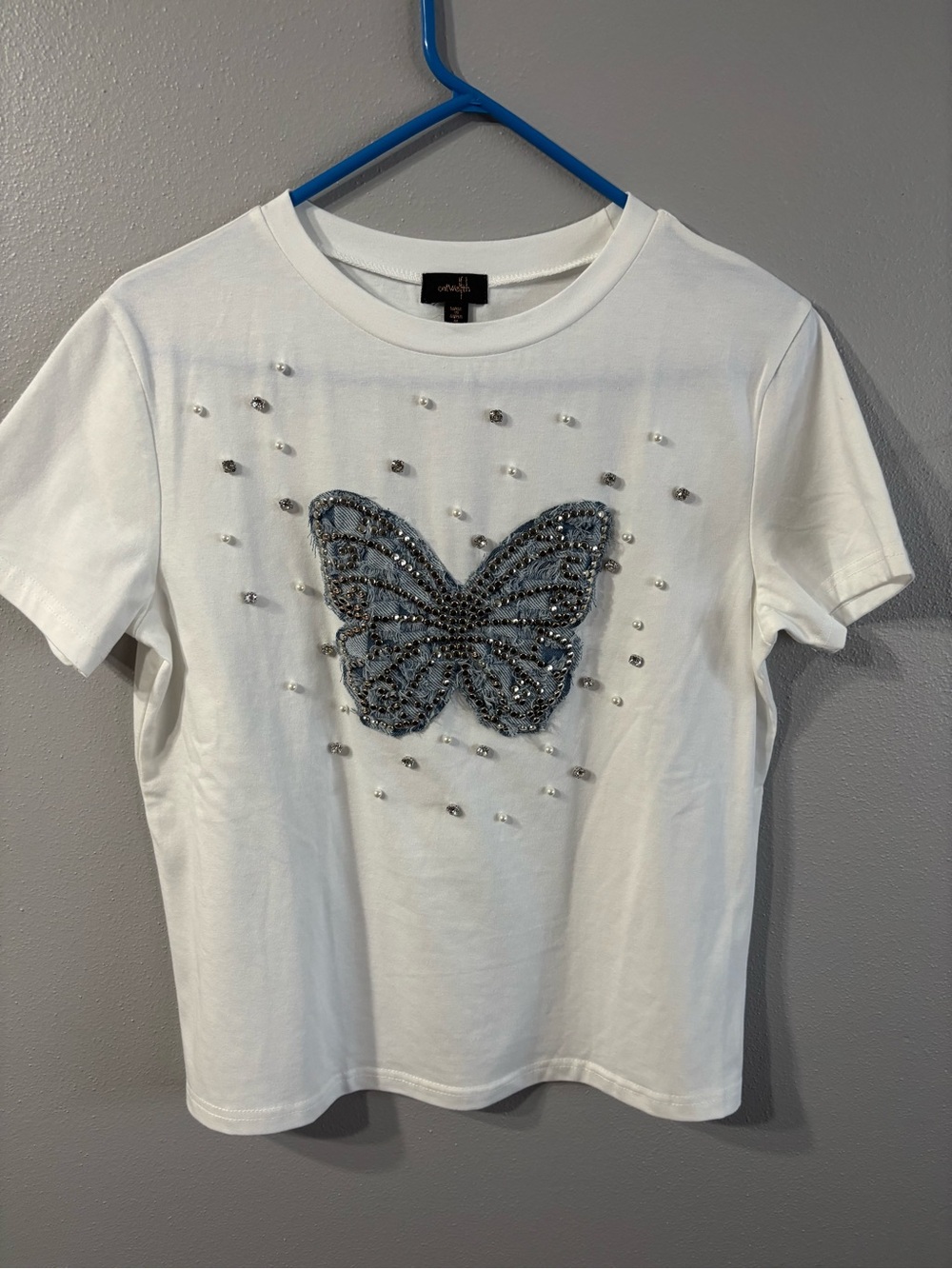 Women’s White Short Sleeve Tee with Beaded Butterfly 20”Ptp